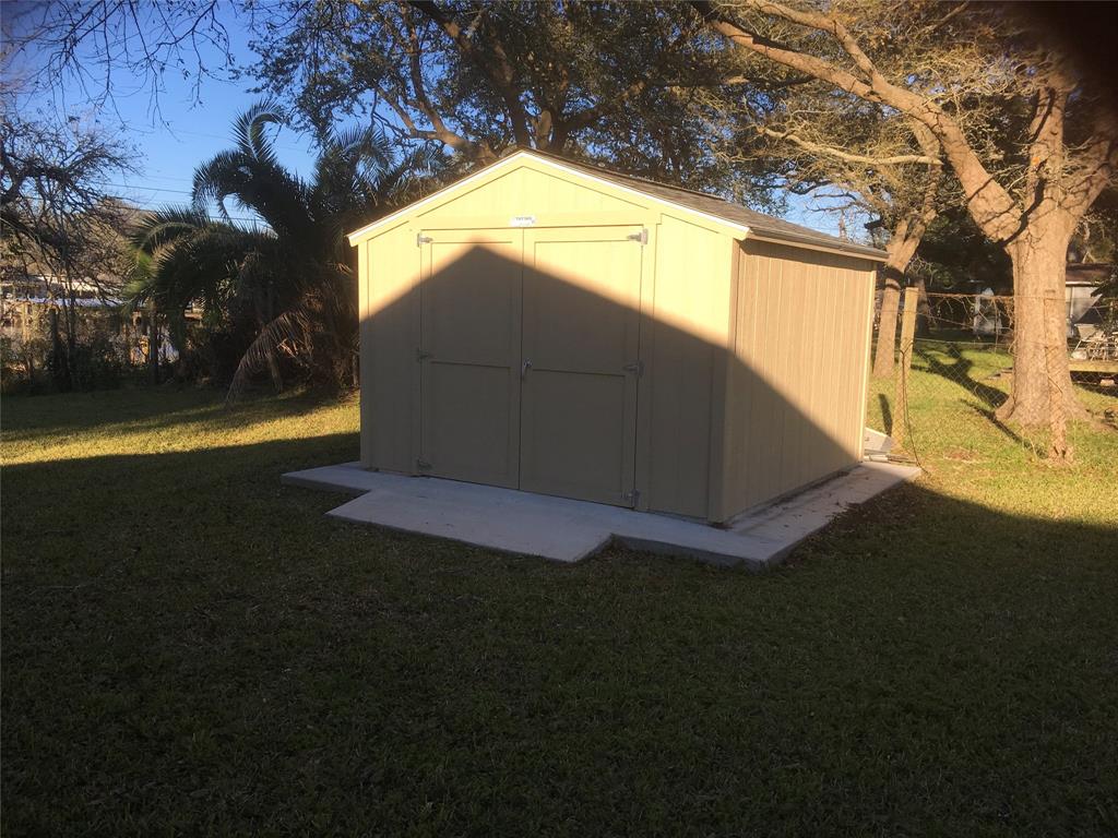 680 County Road 206 Creekside, Sargent, TX 77414 Martha 