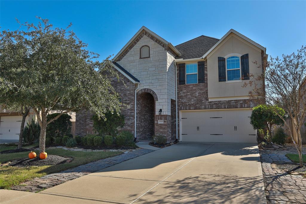 Cinco Ranch Heritage Grand Homes & Real Estate Realtor Angela Kraushaar