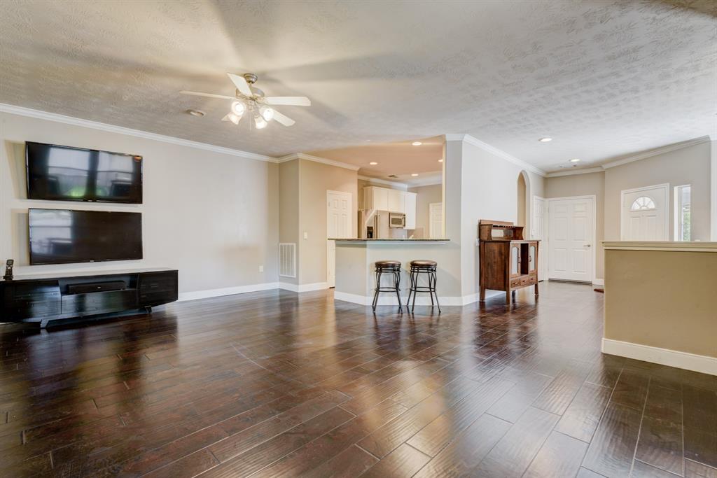 51 Darlinghurst Drive Conroe Tx 77384 Martha Turner Sotheby S