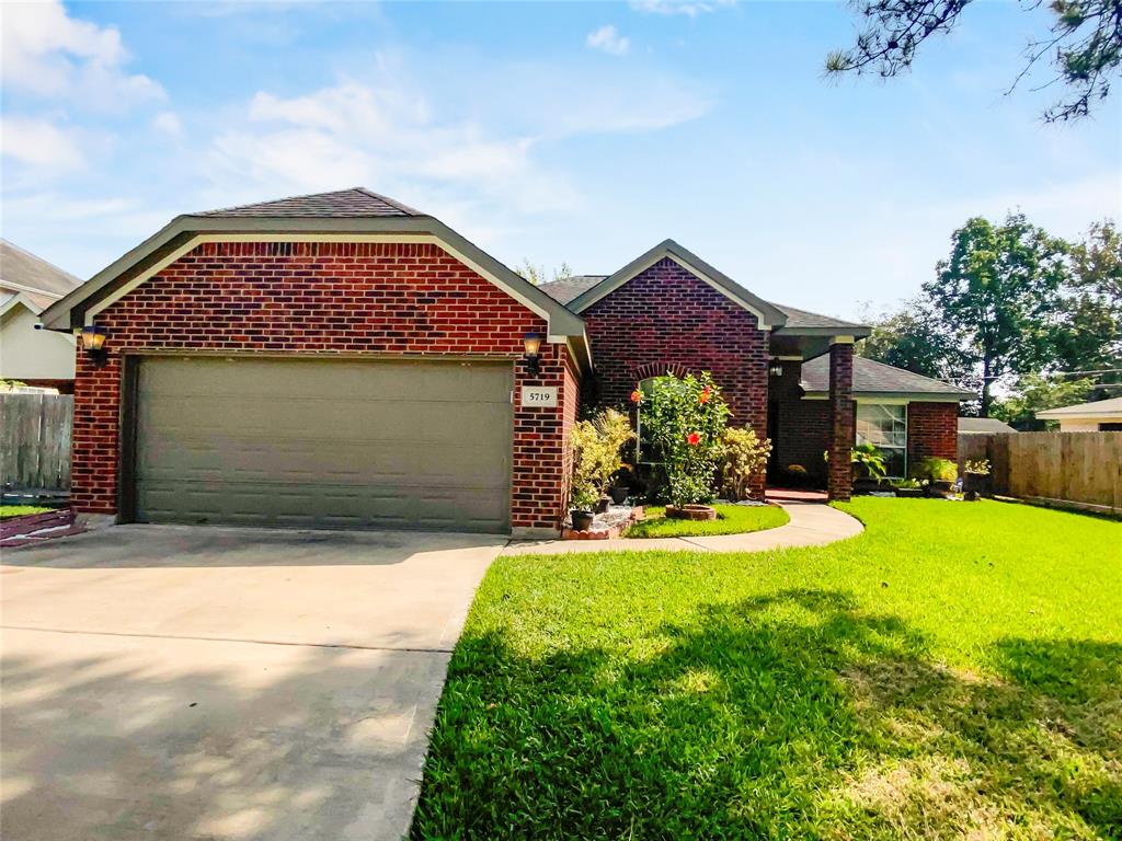 5719 Ladonia Street, Arcola, TX 77583 US Brazoria Home for TBT Real